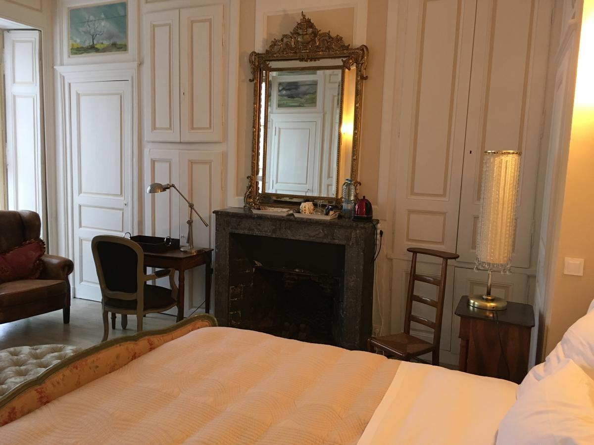Demeure Des Vieux Bains Bed & Breakfast Provins Exterior photo